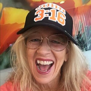 Meet your Posher, Linda